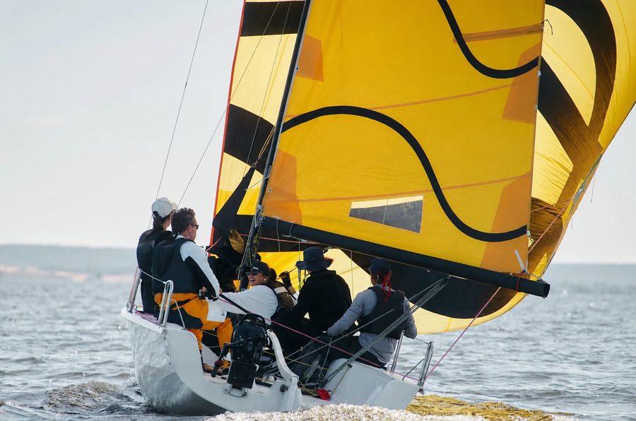 Custom spinnaker graphics